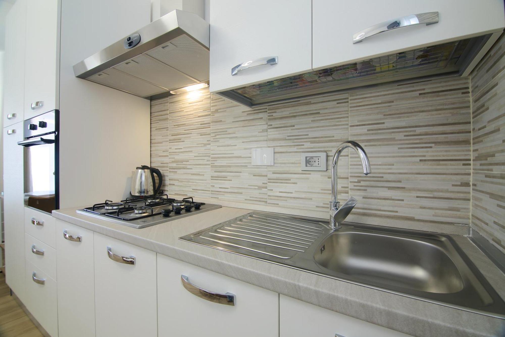 Apartment New Above Metro A Lucio Sestio Rom